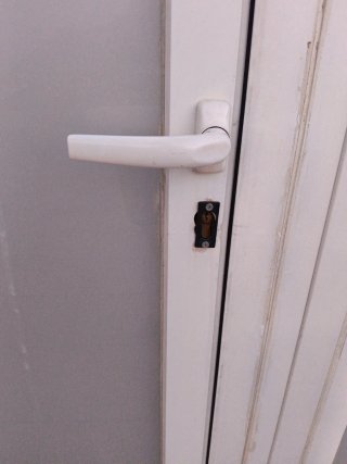 Panel separador con puerta