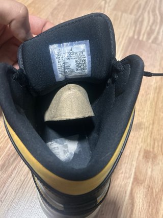 Jordan 1 Mid Black Yellow 38,5