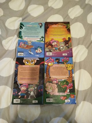 Los tres primeros libros de la colección VICNIX