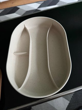 Organizador IKEA con espejo y tapa corcho
