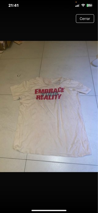 Camiseta EMBRACE REALITY Talla M