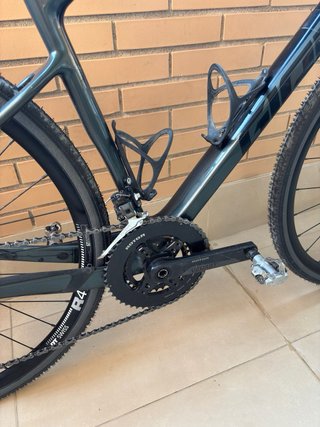 Bicicleta Gravel Giant Carbono
