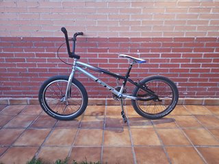 BMX Race GT PRO XL.