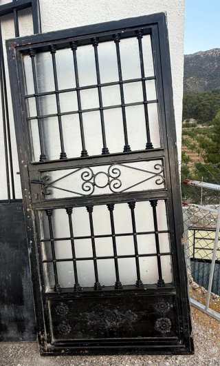 Puerta de forja artesanal 200x90