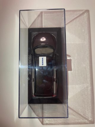 Coche Colección Minichamps Volvo V70 1:43