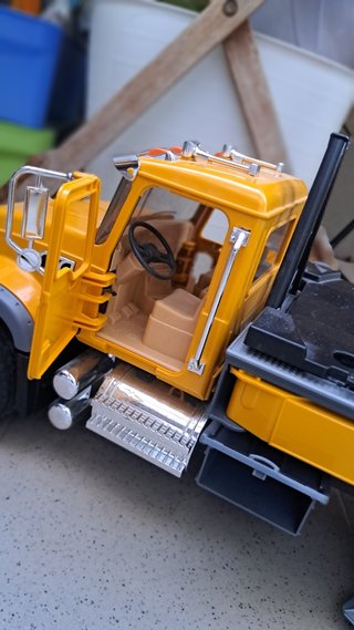 Camión Grúa Mack Liebherr Bruder Juguete