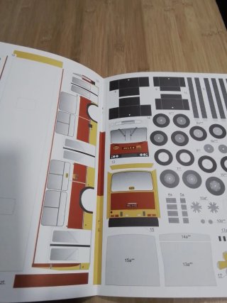 Lote 3 Maquetas: Ferrari, Mercedes, Autobús