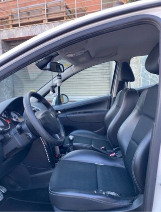Peugeot 207 1.6 HDI ALLURE 2012