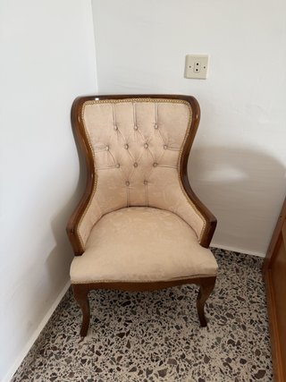 Sillón Descalzadora Clásica Capitoné Beige