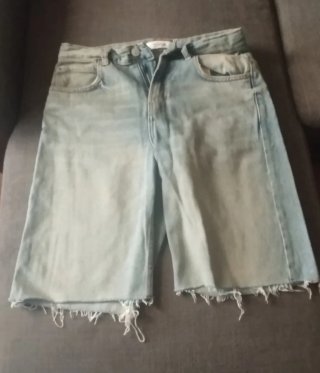 Pantalón vaquero corto bermuda