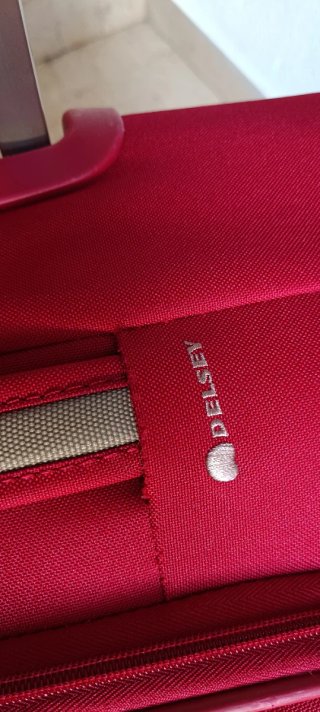 Talla L Maleta Delsey Roja 4 Ruedas