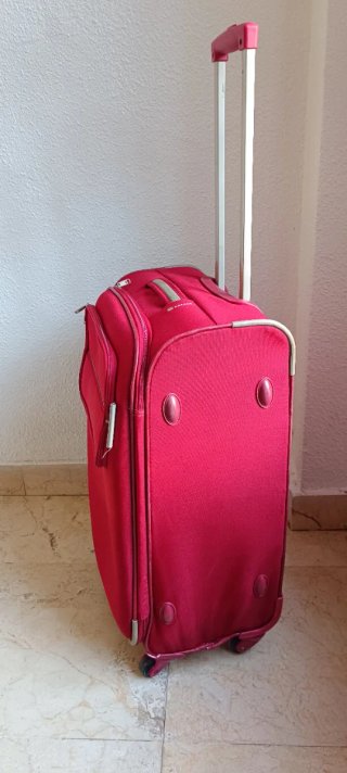 Talla L Maleta Delsey Roja 4 Ruedas