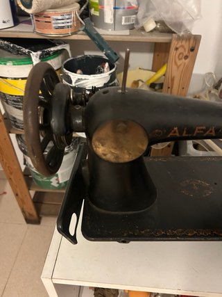 Máquina de coser Alfa (piezas/decoración)