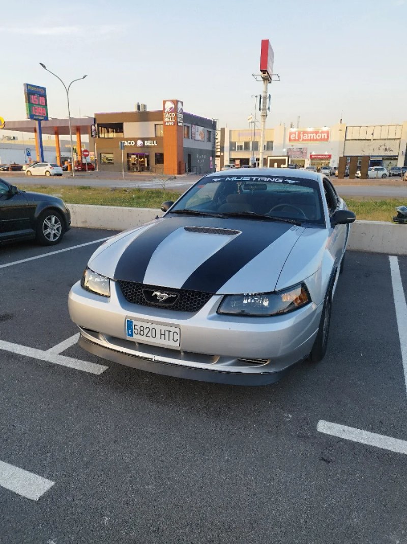 Ford Mustang 1999 - foto 1