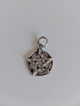 COLGANTE ESTRELLA DE DAVID DE PLATA
