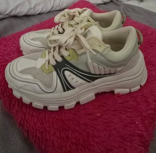 Zapatillas Zara Blancas y Verdes Talla 37