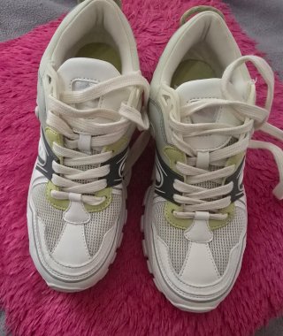 Zapatillas Zara Blancas y Verdes Talla 37