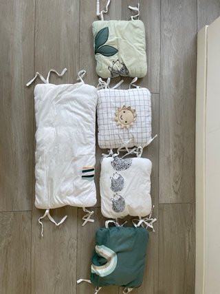 Cuna de bebé adaptable + colchon + accesorios