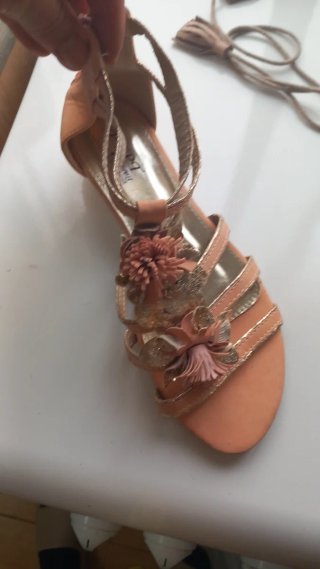 Sandalias fiesta Pitti doradas y naranjas T.36