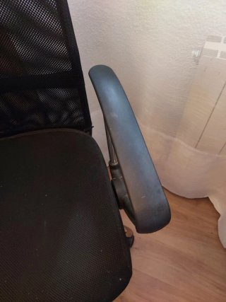Silla de oficina giratoria negra