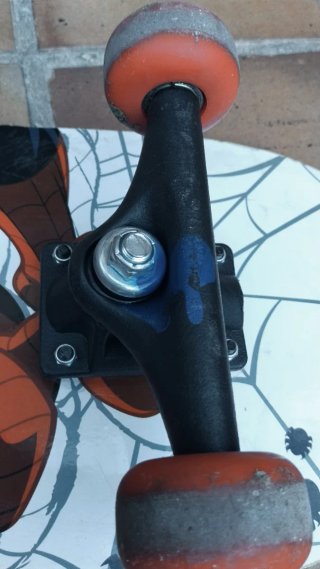 Monopatín Spiderman Marvel
