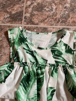 Blusa hojas verde y blanco talla S