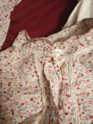 Traje casera niña con delantal y pañoleta.Talla 8