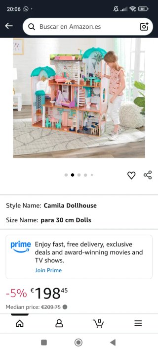 Grande casa delle bambole con mobili
