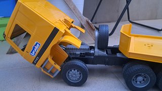 Camión Mercedes Actros Bruder con Remolque