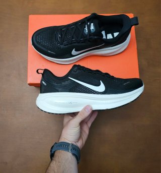 Nike Vomero 18 Black W