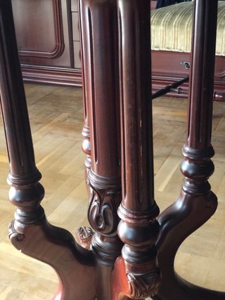 Mesa de comedor ovalada caoba
