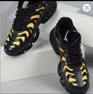 Zapatillas TN Negras y Amarillas sin usar