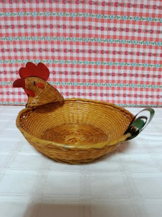 Cesta gallina mimbre vintage años 60