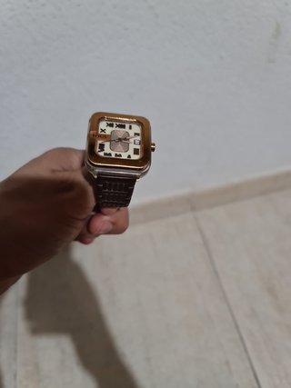 Reloj Tous Dorado y Negro