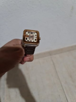 Reloj Tous Dorado y Negro
