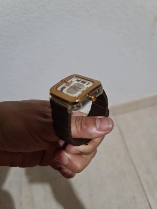 Reloj Tous Dorado y Negro