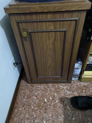 Mueble con caja fuerte
