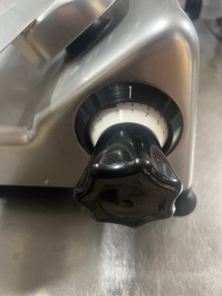 Cortadora de fiambres Electrolux modelo 601135