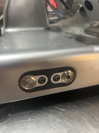 Cortadora de fiambres Electrolux modelo 601135