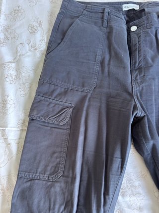 Pantalones cargo Zara azul oscuro