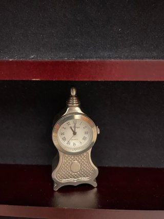 Bacheca di legno per collezione orologi Le Temps