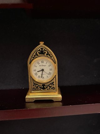 Bacheca di legno per collezione orologi Le Temps