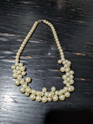 Collar perlas vintage dorado y blanco