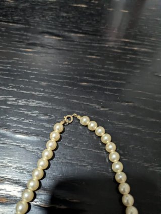 Collar perlas vintage dorado y blanco