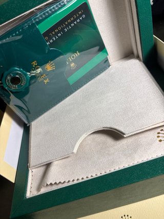 Reloj Verde y Plateado