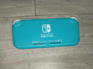 Nintendo Switch Lite + 4 giochi e custodia in regalo