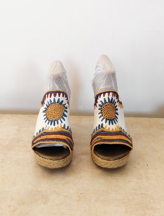 Sandalias cuña Ángel de la Guarda multicolor