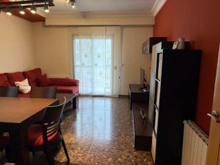 Salón completo: Mueble TV, mesa, sillas