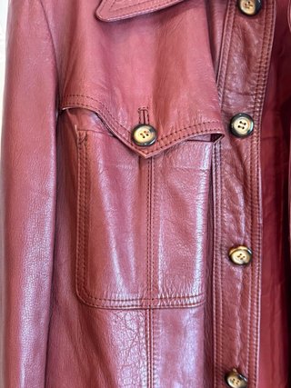 Chaqueta de cuero burdeos mujer