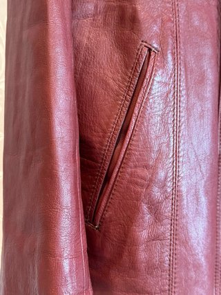 Chaqueta de cuero burdeos mujer